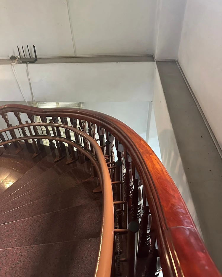 Arc-staircase-Curved-yellow-1Fto2F (1)